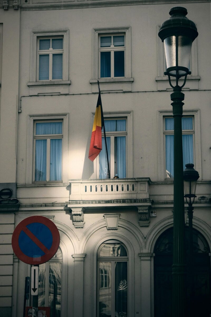 Gardiennage ambassade Bruxelles. Façade d’ambassade en Belgique.